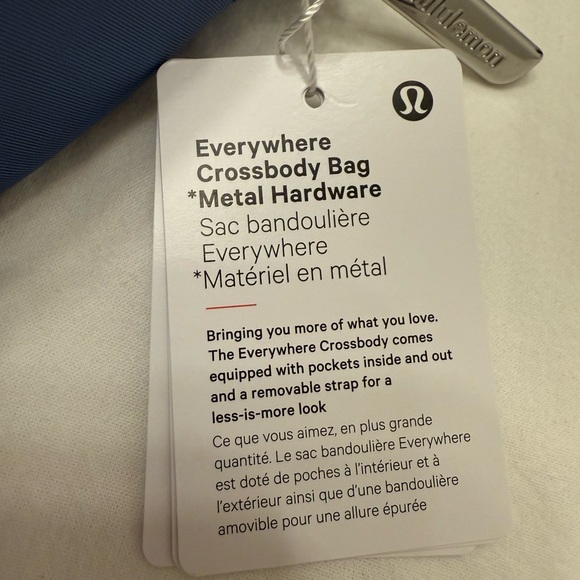 Lululemon everywhere crossbody bag 2L - Picture 7 of 9